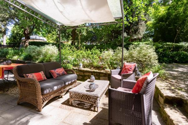 GuestHost - Le Serre di Galileo, Book Apartment Hotels in Florence with Parking, Parking