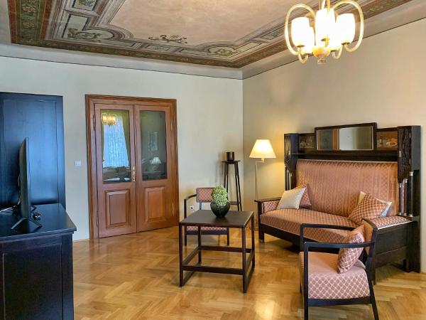 Penzion SECESE, Reserva ahora Apartamento Hoteles en Bohemia Central con aparcamiento, Aparcamiento
