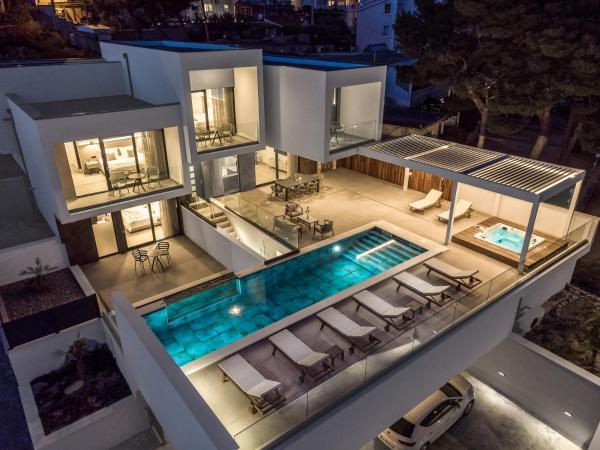 New! Villa Bava with 4 En-suite Bedrooms, Heated 33 sqm Pool, Buchen Sie Villa Hotels in Gespanschaft Split-Dalmatien mit Pool, Schwimmbad