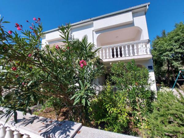 Apartments Franjo, Book Apartment Kvarner Hotels with a Parking, Parking