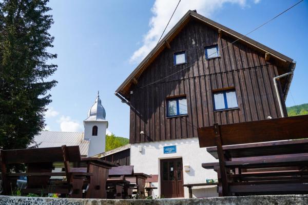 Planinarski dom \\Bijele stijene\\ Mountain lodge, Book Hostel Cheap Hotels in Kvarner