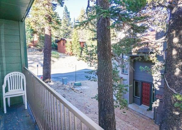 St Anton Courtyard View Ski-In and Out 1 Bedroom Condo, Prenota Appartamento Hotel a Mammoth con piscina, Piscina