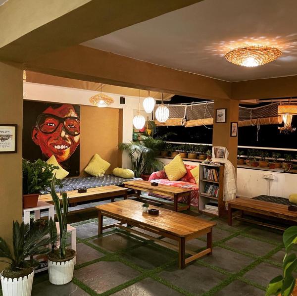 Mellow Fellow Rooms And Hostel