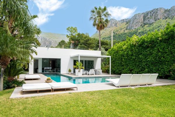 Villa Marianna, Buchen Sie Villa Hotels in Terrasini mit Parkplatz, Parkplätze