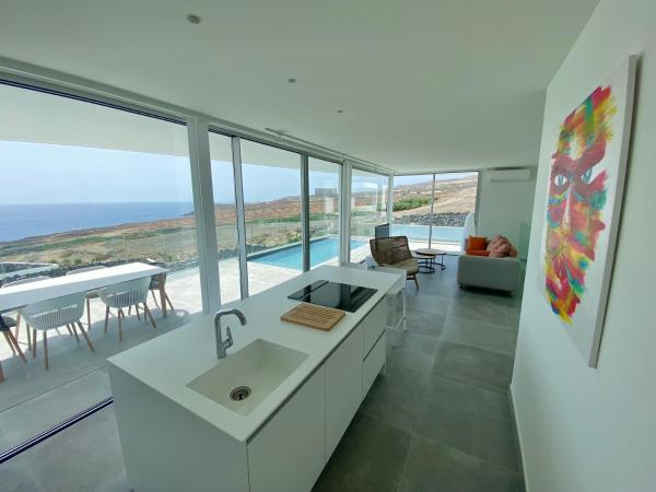 Rocavista - Villa with heated rooftop pool and amazing ocean view, Buchen Sie Villa Hotels mit Pool in Teneriffa, Schwimmbad