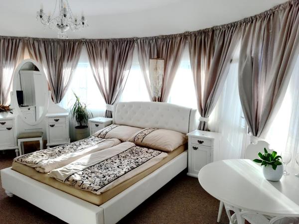 Penzion a Restaurace Belveder Romantico, Mini-zoo, Free parking, Reserva ahora Hostal o pensión Jachymov 