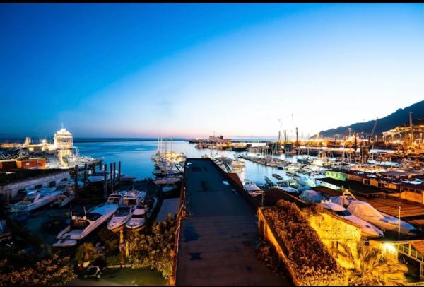 Casa Maria Al Porto, Buchen Sie Ferienwohnung Hotels in Salerno mit Parkplatz, Parkplätze