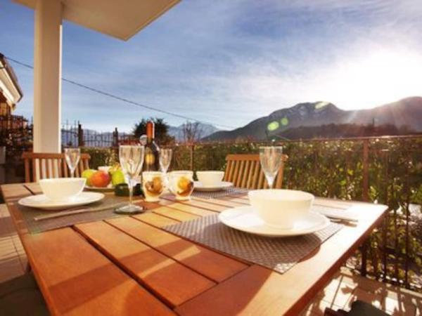 Lenno village Apartment-POOL, PARKING, GARDEN-by Italian Apartments, Prenota Appartamento Appartamenti a Villa, Appartamento