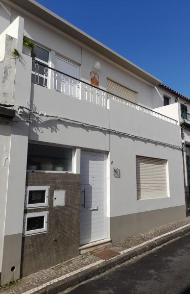 Upstairs Home, Buchen Sie Privatzimmer Ponta Delgada Azoren