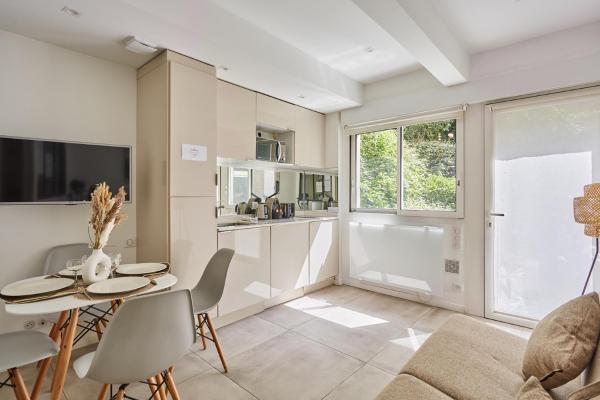 Residence Cosy Appartement Le Marais Place des Vosges (Sainte Anastase), Réserver Appartement 3e arr Paris