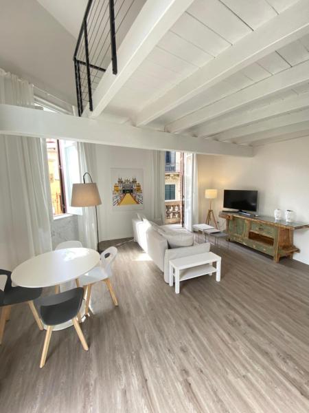 SuiteInPalermo - case vacanze nel centro storico, Buchen Sie Ferienwohnung Hotels in Sizilien mit Parkplatz, Parkplätze