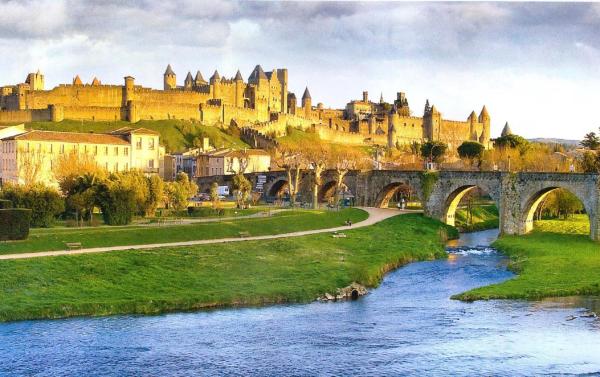 découvrez une ancienne maison de drapier du XVII siecle au coeur de bastide, Buchen Sie Ferienwohnung Carcassonne Aude