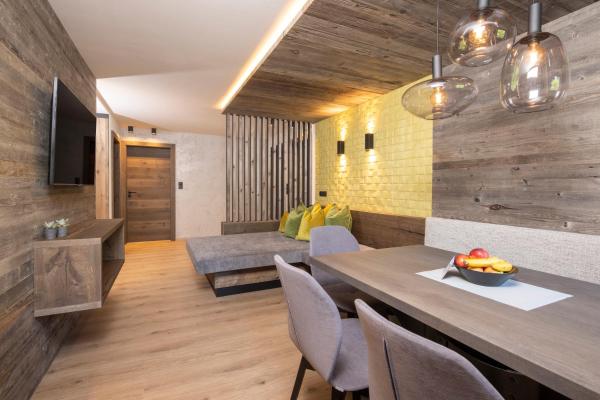 Stocker´s Wohlfühlapartments, Prenota Appartamento Hotel a Tirolo con parcheggio, Parcheggio