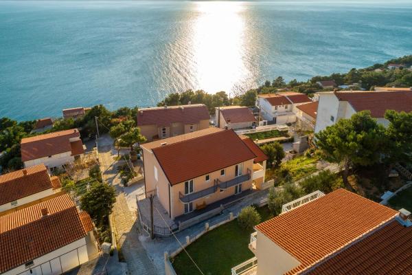 Family-friendly apartments with swimming pool Stanici, Omis - 18676, Book Apartment Hotels in Split Region with a Pool, Swimming Pool