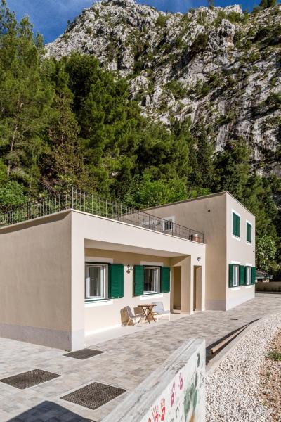 Ivino, Buchen Sie Ferienwohnung Hotels in Gespanschaft Split-Dalmatien mit Parkplatz, Parkplätze