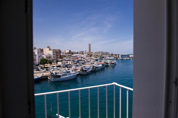 Art Apartment sea View, Buchen Sie Ferienwohnung Monopoli Metropolitanstadt Bari