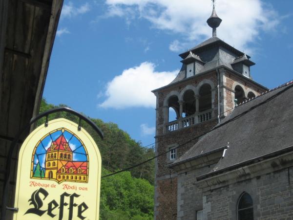 Claire de Meuse cozy quiet rooms for green sport and rest, Prenota Bed & breakfast Maredsous Namur