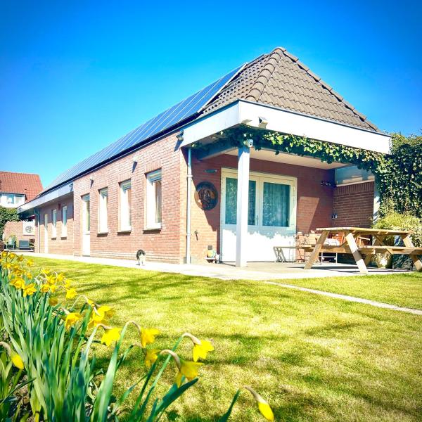 Rooi Bij de Knoptoren B&B, Buchen Sie Bed & Breakfast Sint-Oedenrode Nordbrabant