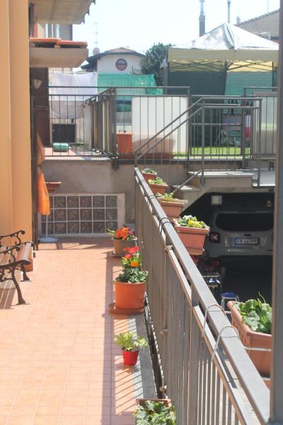 B&B GRANDSON, Buchen Sie Bed & Breakfast Cardano al Campo Lombardei