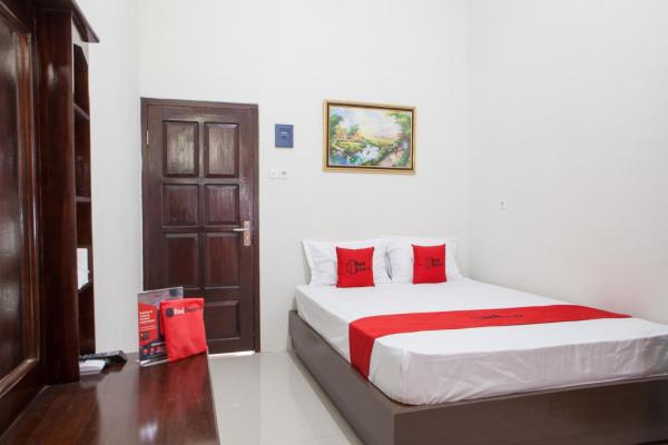 RedDoorz near Banyuwangi Baru Station, Reserva ahora Hostal o pensión Kalipuro Java Oriental