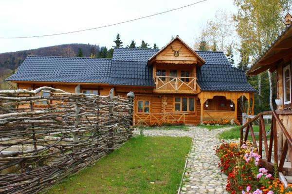 Skhovanka Dovbusha, Reserva ahora Hostal o pensión Hoteles en Chernivtsi con aparcamiento, Aparcamiento