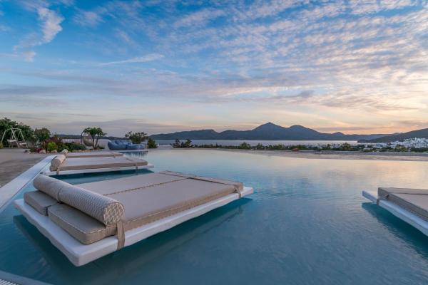 Blu Suites and Studios, Prenota Casa di campagna Hotel con piscina a Milo, Piscina