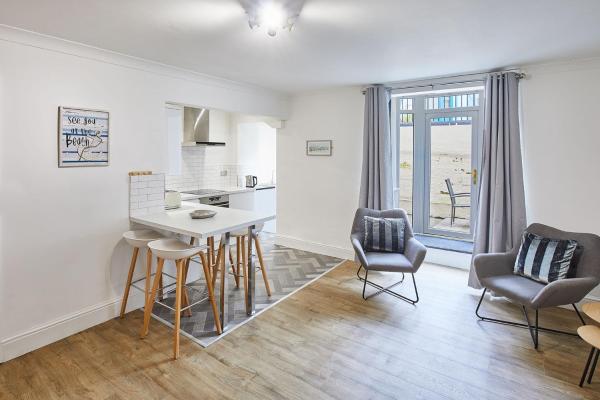 Apartment 1 - Khyber Lodge Apartments, Buchen Sie Ferienwohnung West Cliff England