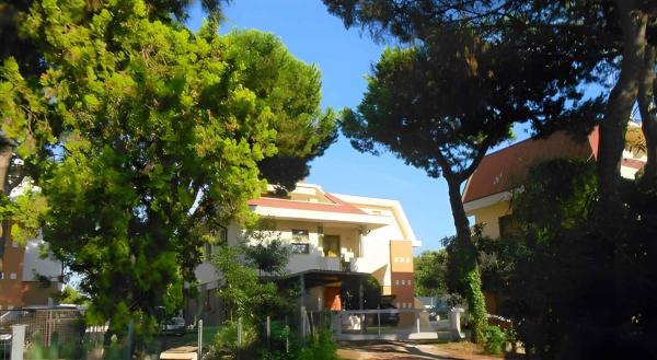 Apartments in Rosolina Mare 25012, Prenota Appartamento Hotel a Veneto con parcheggio, Parcheggio