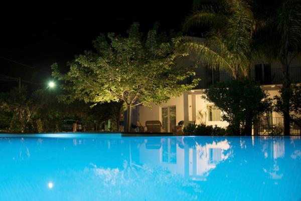 DELPOSTO Marina di Ragusa, Buchen Sie Ferienwohnung Hotels mit Pool in Sizilien, Schwimmbad