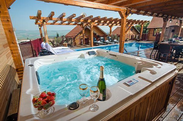 Yagorov Chalet, Prenota Chalet Hotel a Israele Distretto Nord con piscina, Piscina