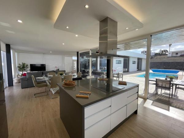 Tony´s Luxury Villa, Prenota Villa La Costa 