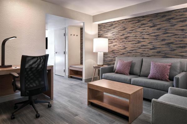 Sheraton Richmond Airport Hotel, Buchen Sie Hotel Sandston Virginia