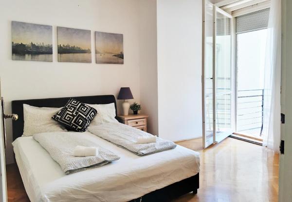 Gold Rose Apartment with 3 rooms, Prenota Appartamento Budapest 
