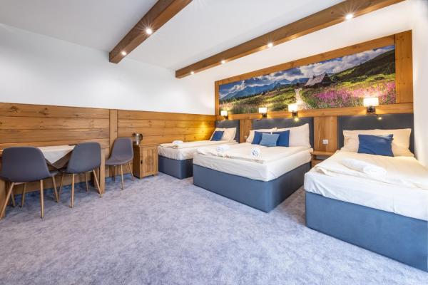 Willa Taterniok - pokoje z widokiem na Tatry, Book Homestay Lesser Poland Hotels with a Parking, Parking