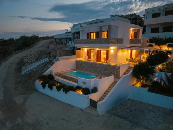 Villa Marelia - Seafront villa with infinity pool, Prenota Casa vacanze Megas Yialos-Nites Syros