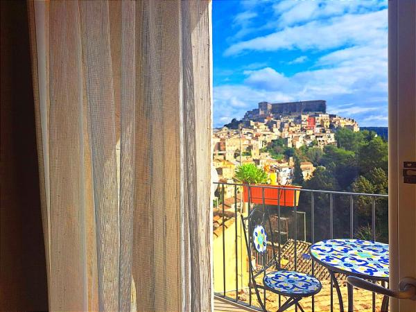 B&B Cuore Barocco, Buchen Sie Bed & Breakfast Hotels in Sizilien mit Parkplatz, Parkplätze