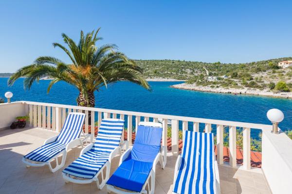 Apartments Bose Kanica on the sea, Buchen Sie Ferienwohnung Hotels in Gespanschaft Split-Dalmatien mit Parkplatz, Parkplätze