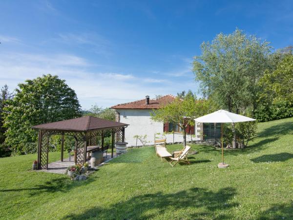 Villa Bruna Montefeltro, villetta indipendente circondata da un grande giardino, Buchen Sie Villa Perticara 