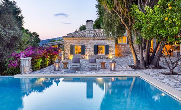 Villa Ioli- Beachfront Luxury Residence, Prenota Villa Hotel a Thesprotia Regional Unit con piscina, Piscina
