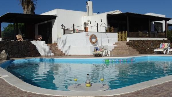 Villa Canto, Prenota Villa Tias 