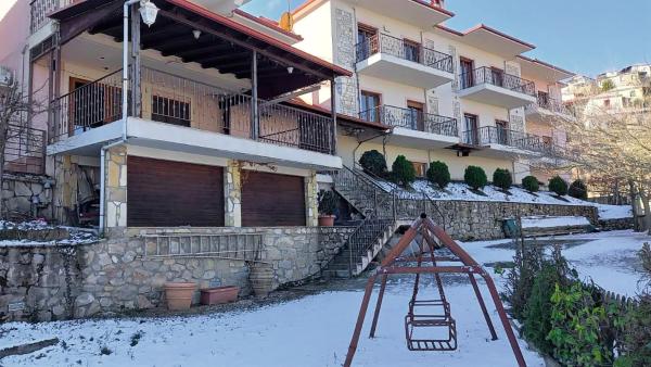 Ξενώνας Μενελαΐς - Menelais Apartments, Prenota Appartamento Hotel a Tessaglia con parcheggio, Parcheggio