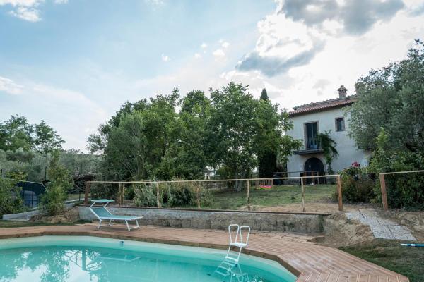 Agriturismo Le Tre Pietre - Podere nel Chianti, Buchen Sie Bauernhof Quercegrossa Chianti