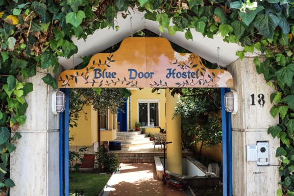 Blue Door Hostel, Réserver Auberge de jeunesse Auberges de jeunesse à Tirana County, Auberge de jeunesse