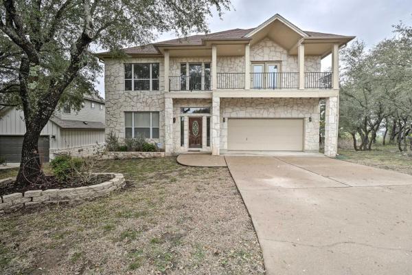 Airy Villa in Austin with BadmintonandVolleyball Court, Prenota Villa Austin Greater Austin