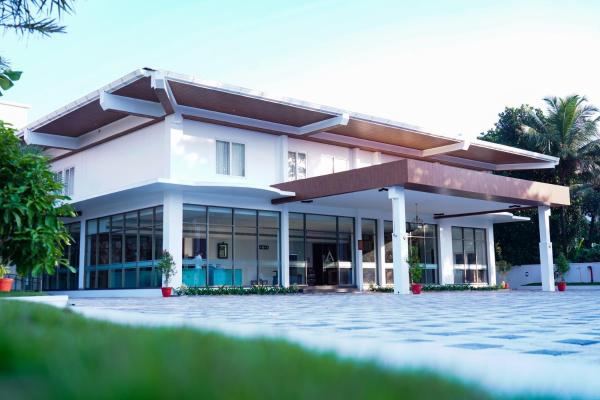 ARK HOTEL AND CONVENTION CENTRE, Prenota Hotel Mankara India