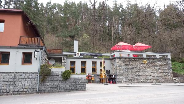 Lesní Restaurace Harrachovka, Reserva ahora Hostal o pensión Tábor Bohemia Meridional
