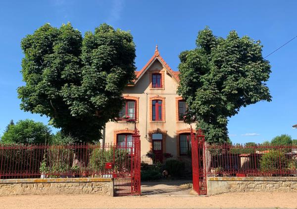 MAS TERRE Chambres dHôtes, Prenota Bed & breakfast Hotel a Alvernia con parcheggio, Parcheggio