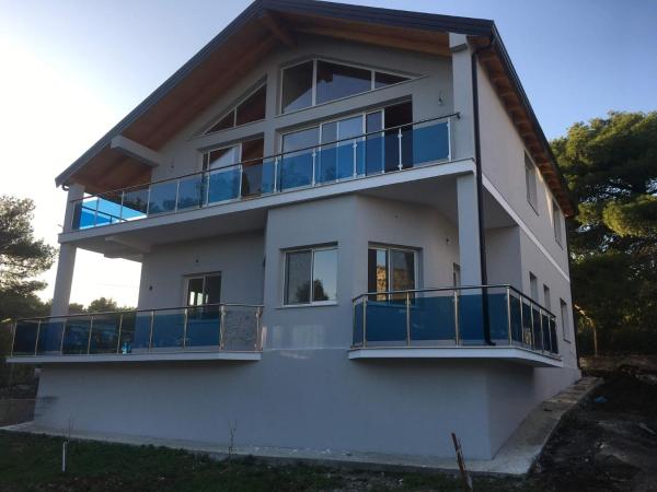 Benjy’s Villa, Prenota Casa vacanze Cottage a Lezhë County, Cottage