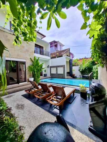 Pondok DEWI Villa - LEGIAN - 6 Bedroom Villa - Great Location, Prenota Villa Legian Badung
