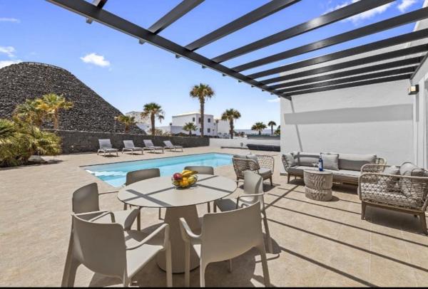 Lanzarote Villas Marina Volcan, Prenota Villa Hotel a Isole Canarie con piscina, Piscina